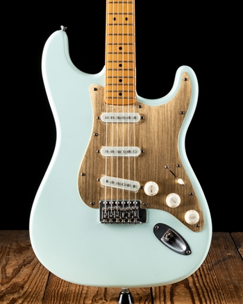 Squier Vintage Edition 40th Anniversary Strat - Satin Sonic Blue