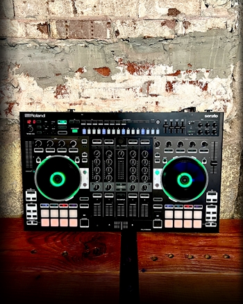 Roland DJ-808 DJ Controller *USED*
