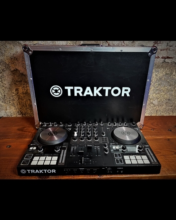 Native Instruments Traktor Kontrol S4 DJ Controller *USED*