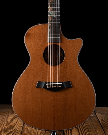 Taylor Custom Grand Concert Sinker Redwood/Cocobolo - Shaded Edgeburst