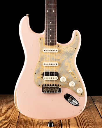 Fender Custom Shop Limited Edition Tyler Bryant "Pinky" Stratocaster Relic - Aged Shell Pink