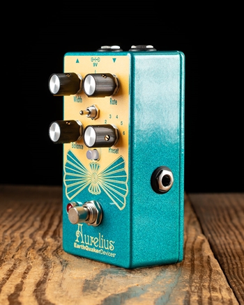 Aurelius EarthQuakerDevices Chorus 美品 Aurelius Tri-Voice Chorus — EarthQuaker Devices