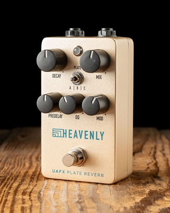 Universal Audio Heavenly Plate Reverb Pedal