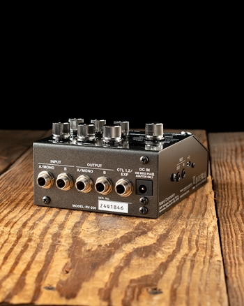 BOSS RV-200 Reverb Pedal