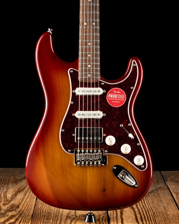 Fender Limited Edition Classic Vibe '60s Stratocaster HSS - Sienna Sunburst
