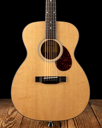 Eastman E1OM Deluxe - Natural