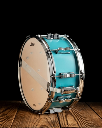 Ludwig Classic Maple Snare Drum 6,5x14 Zoll – Sky Blue Pearl Finish, Ahornholz-Korpus – Für Profis & Ambitionierte Drummer