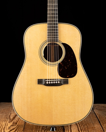 Martin HD-28E LR Baggs (2025) - Natural