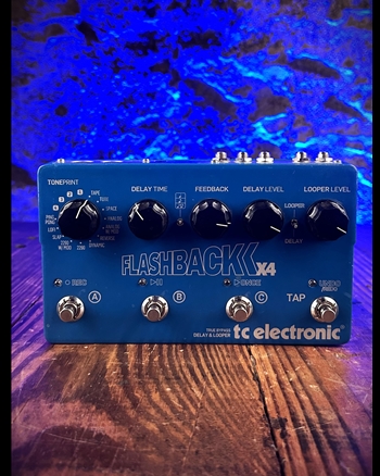 TC Electronic Flashback X4 Delay and Looper Pedal *USED*