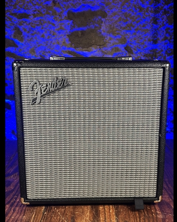 Fender Rumble 25 (v3) - 25 Watt 1x8" Bass Combo *USED*