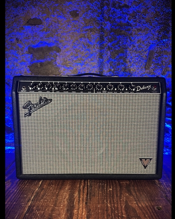 Fender Deluxe Vintage Modified 40 Watt 1x12" Guitar Combo *USED*