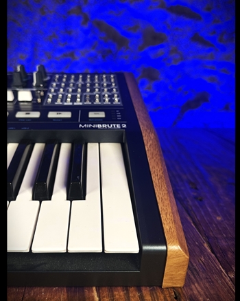 Arturia MiniBrute 2 Mono Synthesizer *USED*