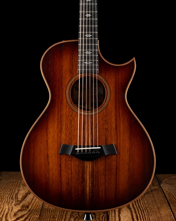 Taylor C22ce 12-Fret Custom Grand Concert Select Hawaiian Koa - Shaded Edgeburst *USED*