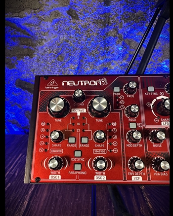 Behringer NEUTRON Paraphonic Analog & Semi-Modular Synthesizer *USED*