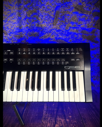 Alesis QS6.1 61-Key Synthesizer *USED*