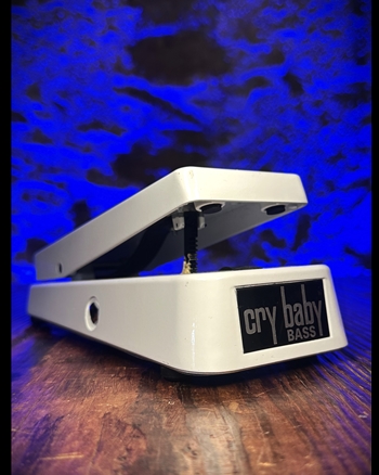 Dunlop 105Q Cry Baby Bass Wah Pedal *USED*
