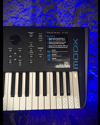 Yamaha MODX6 - 61-Key Synthesizer *USED*