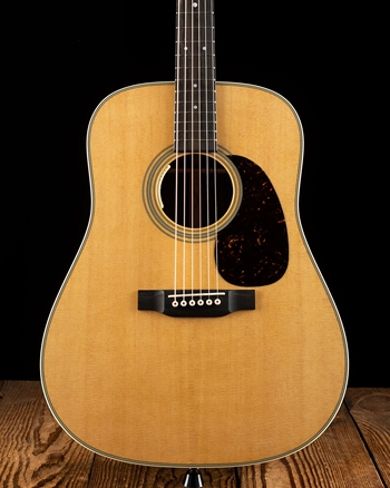 Martin D-28 - Natural *USED*