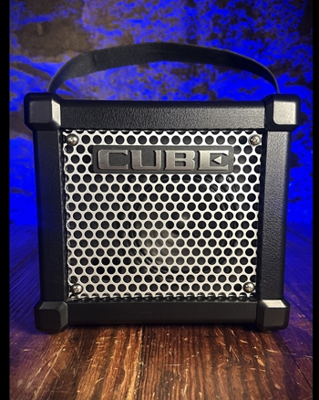 Roland MICRO CUBE GX - 3 Watt 1x5" Guitar Combo *USED*