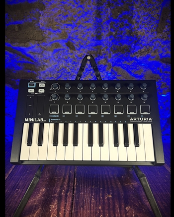 Arturia MiniLab 25-Key USB/MIDI Keyboard Controller *USED*