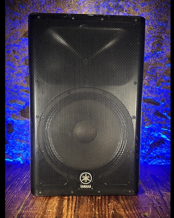Yamaha DXR15 - 700 Watt 1x15" Powered Loudspeakers (Pair) *USED*