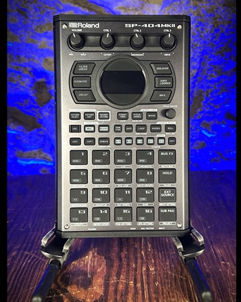 Roland SP-404MKII Creative Sampler & Effector *USED*