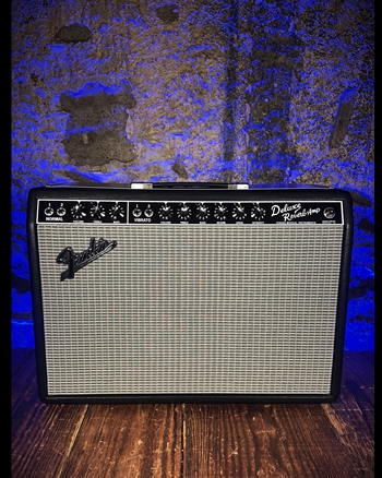 Fender Deluxe Reverb Guitar Combo *USED*