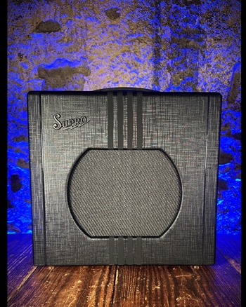 Supro 1822R Delta King 12 - 15 Watt 1x12" Combo *USED*