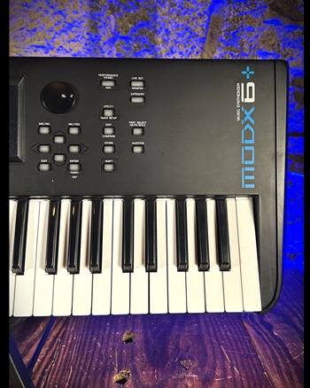 Yamaha MODX6+ - 61-Key Synthesizer *USED*