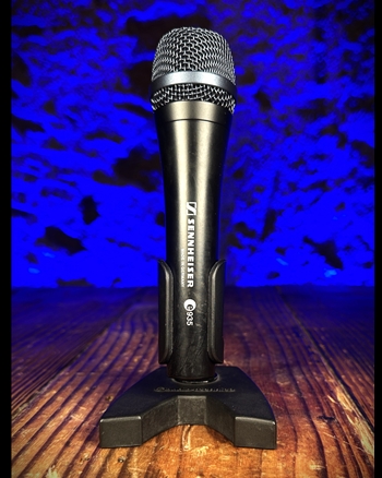 Sennheiser e935 Dynamic Cardioid Vocal Microphone *USED*