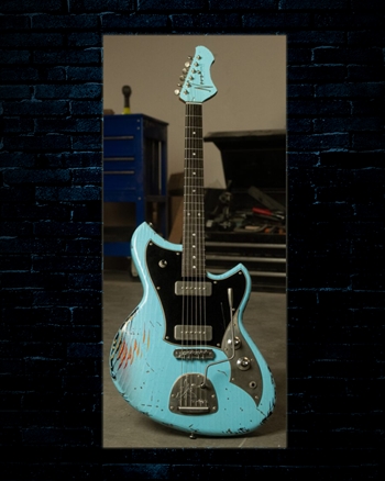 NOVO Serus J LTD - Daphne Blue Over '64 3-Tone Burst