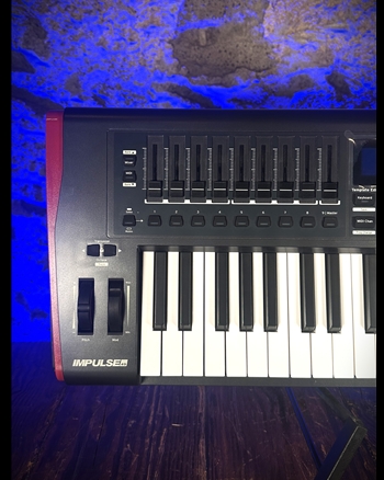 Novation Impulse 49-Key MIDI Controller *USED*
