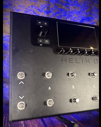 Line 6 Helix LT Guitar Multi-Effects Processor Pedal *USED*