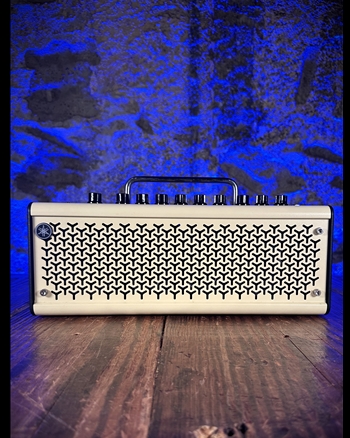 Yamaha THR10II - 20 Watt 2x3" Guitar Combo *USED*