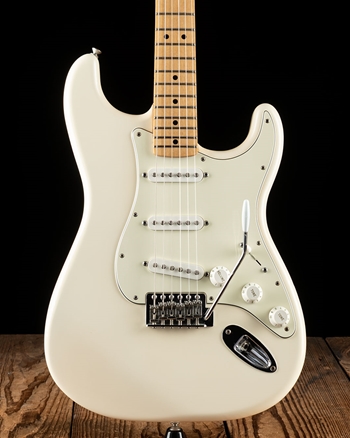Fender Standard Stratocaster - Arctic White *USED*