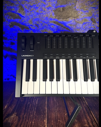 Novation Launchkey 49 - 49-Key MIDI Controller *USED*