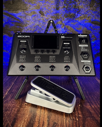 Zoom B6 Bass Multi-Effects Processor w/Expression Pedal *USED*