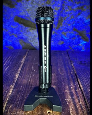 Sennheiser e935 Dynamic Cardioid Vocal Microphone *USED*