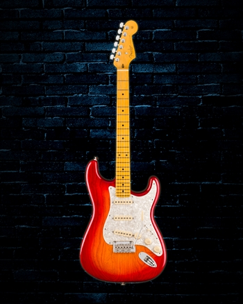 Fender American Professional Stratocaster - Aged Cherry Burst