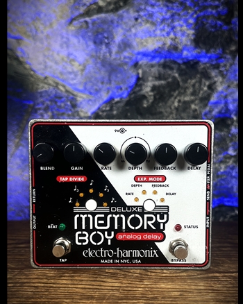Electro-Harmonix Deluxe Memory Boy Analog Delay Pedal *USED*