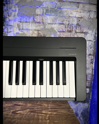 Yamaha P-145BT 88-Key Portable Digital Piano *USED*