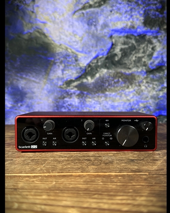Focusrite Scarlett 2i2 (3rd Gen) USB Audio Interface *USED*
