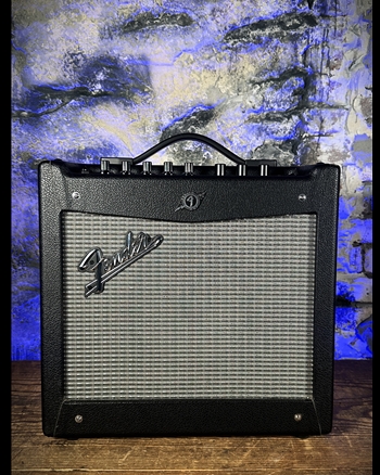 Fender Mustang I 20 Watt 1x8" Guitar Combo *USED*