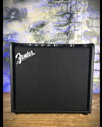 Fender Mustang LT25 - 25 Watt 1x8" Guitar Combo *USED*